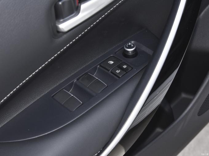 تویوتا کورولا کراس فرنت لندر 2024 قیمت ارزان تویوتا SUV 5 صندلی موجود است 7